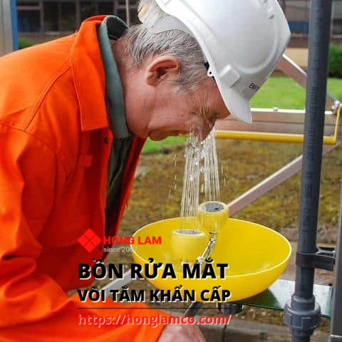 Bồn rửa mắt cố định, vòi rửa mắt gắn tường ứng dụng tại địa điểm làm việc